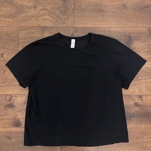 Women’s Lululemon Dri-fit tee